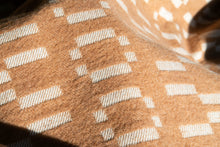 画像をギャラリービューアに読み込む, Organic Colored Cotton Blanket (Camel)