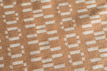 画像をギャラリービューアに読み込む, Organic Colored Cotton Blanket (Camel)