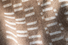 画像をギャラリービューアに読み込む, Organic Colored Cotton Blanket (brown)