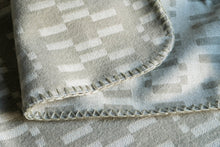 画像をギャラリービューアに読み込む, Organic Colored Cotton Blanket (gray)