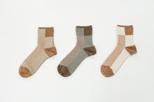 Load image into Gallery viewer, Colored Organic Cotton Socks  by ”SAYUU&quot;
