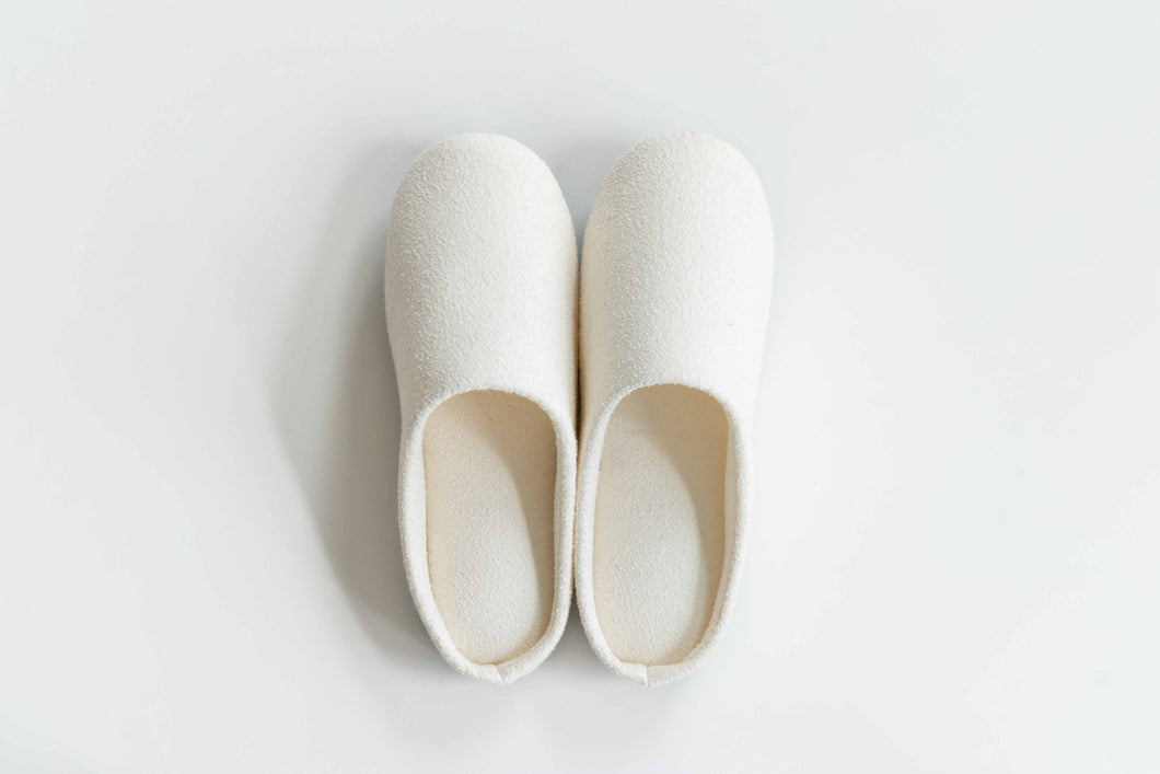 Pig Skin Cotton (white) / Slippers